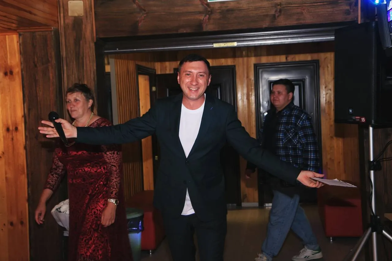 Сергей на празднике